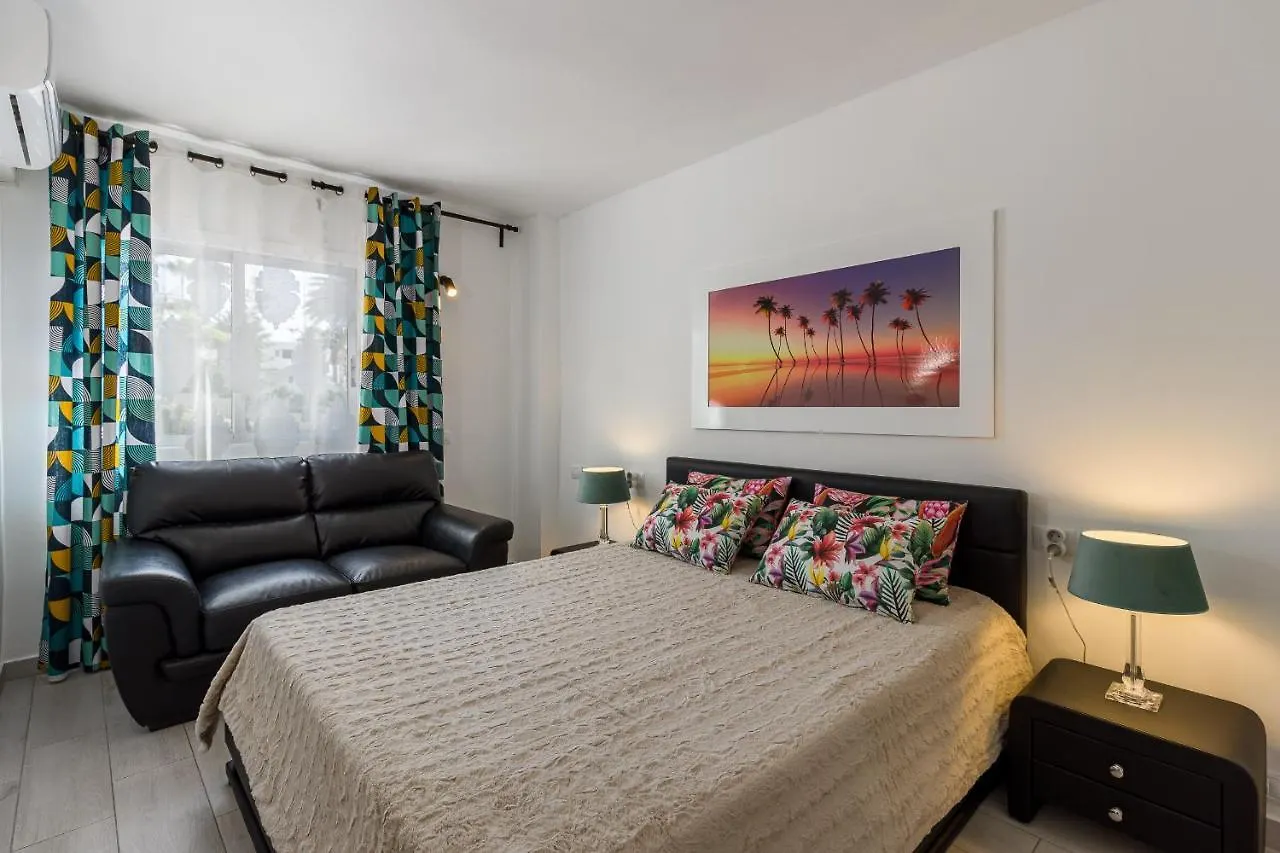 Fantasticstylish & Aircon, Near Lasamericas Beach Playa de las Americas  0*, Playa de las Americas (Tenerife)