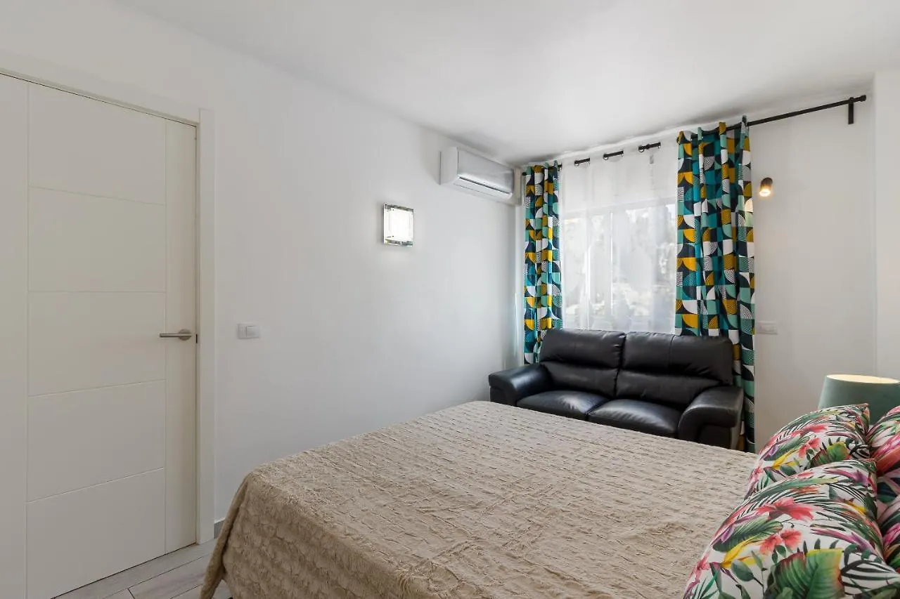 Fantasticstylish & Aircon, Near Lasamericas Beach Playa de las Americas  0*, Playa de las Americas (Tenerife)